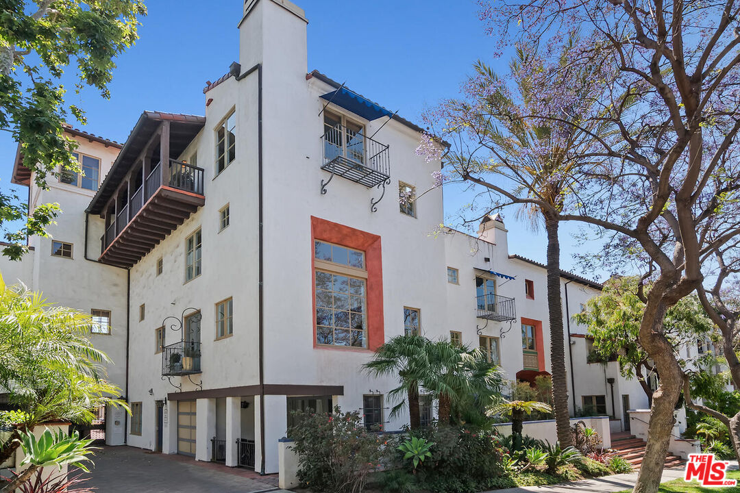 1414 N Harper Ave Unit: 4