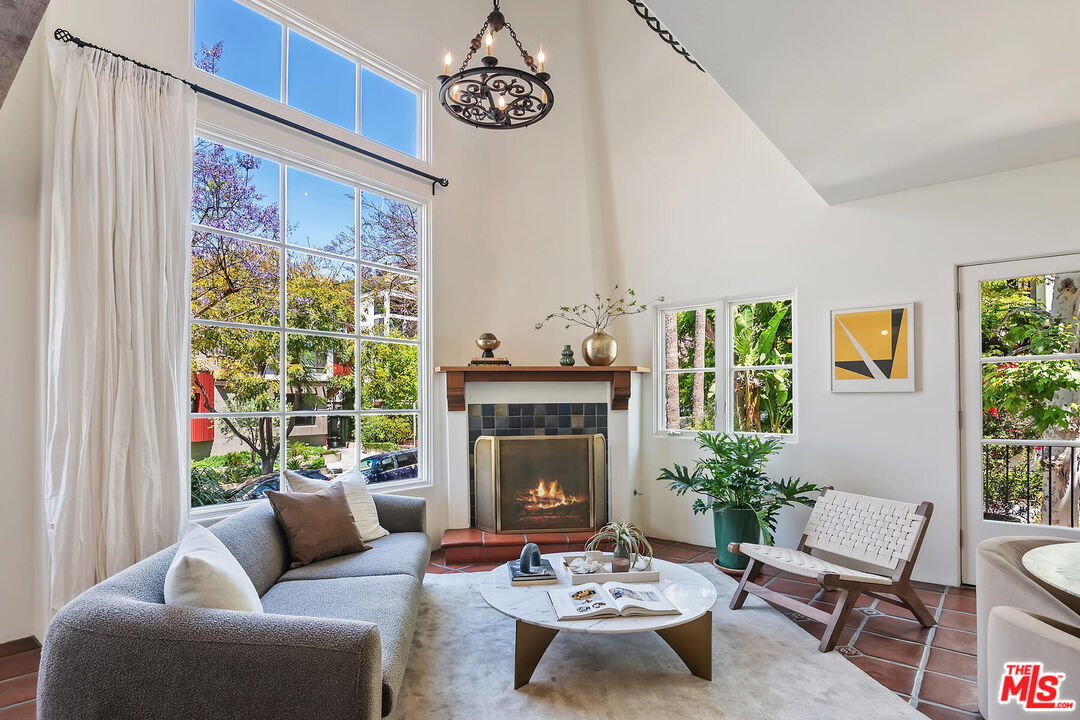 1414 N Harper Ave Unit: 4