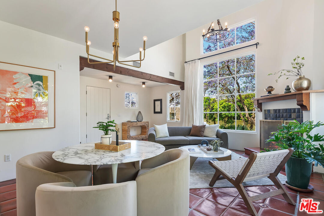 1414 N Harper Ave Unit: 4