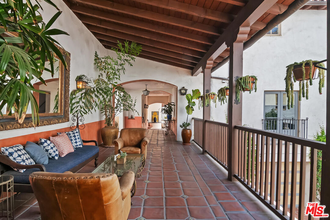 1414 N Harper Ave Unit: 4