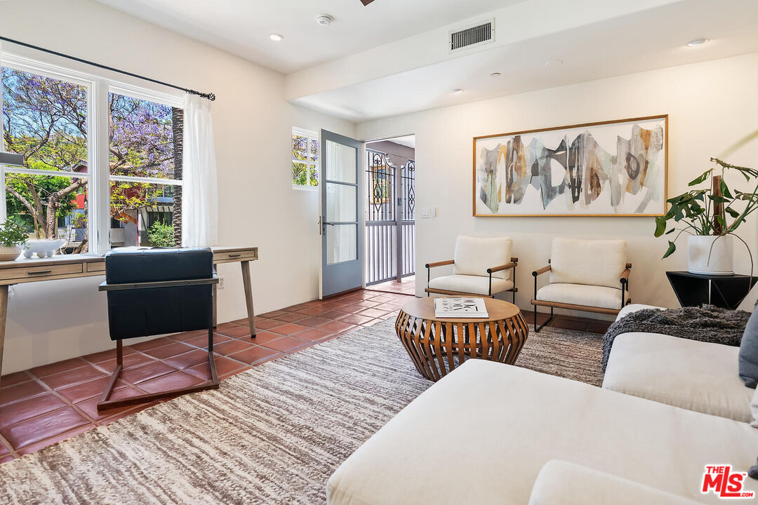 1414 N Harper Ave Unit: 4