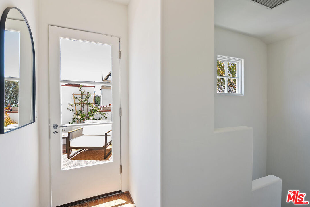 1414 N Harper Ave Unit: 4