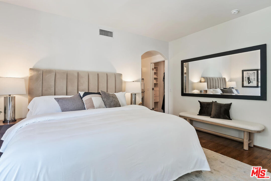 1414 N Harper Ave Unit: 4