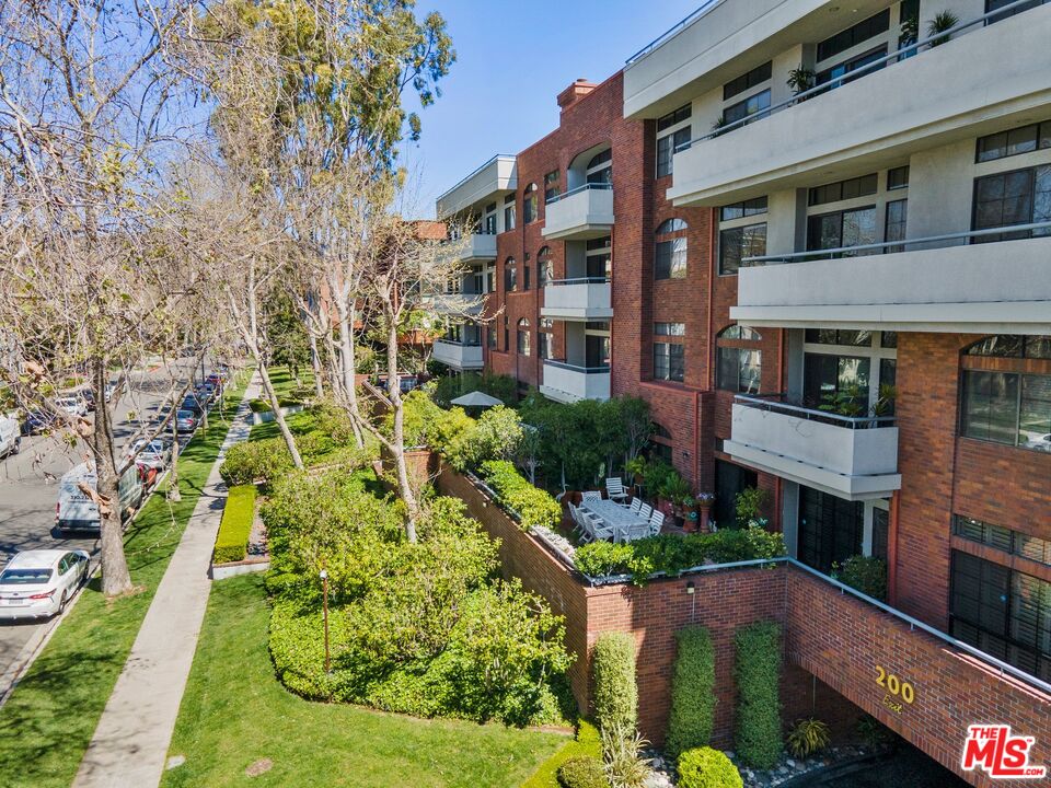 200 N Swall Dr Unit: 307