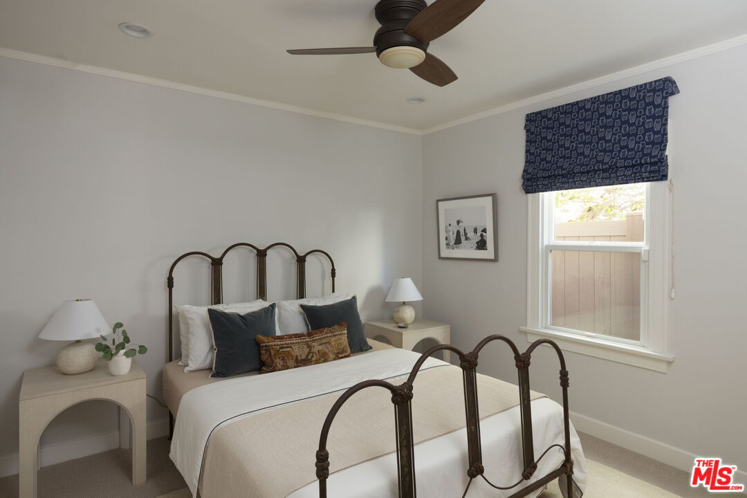 906 N La Jolla Ave