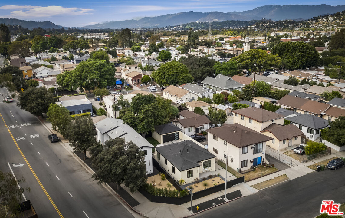 2229 Shoredale Ave