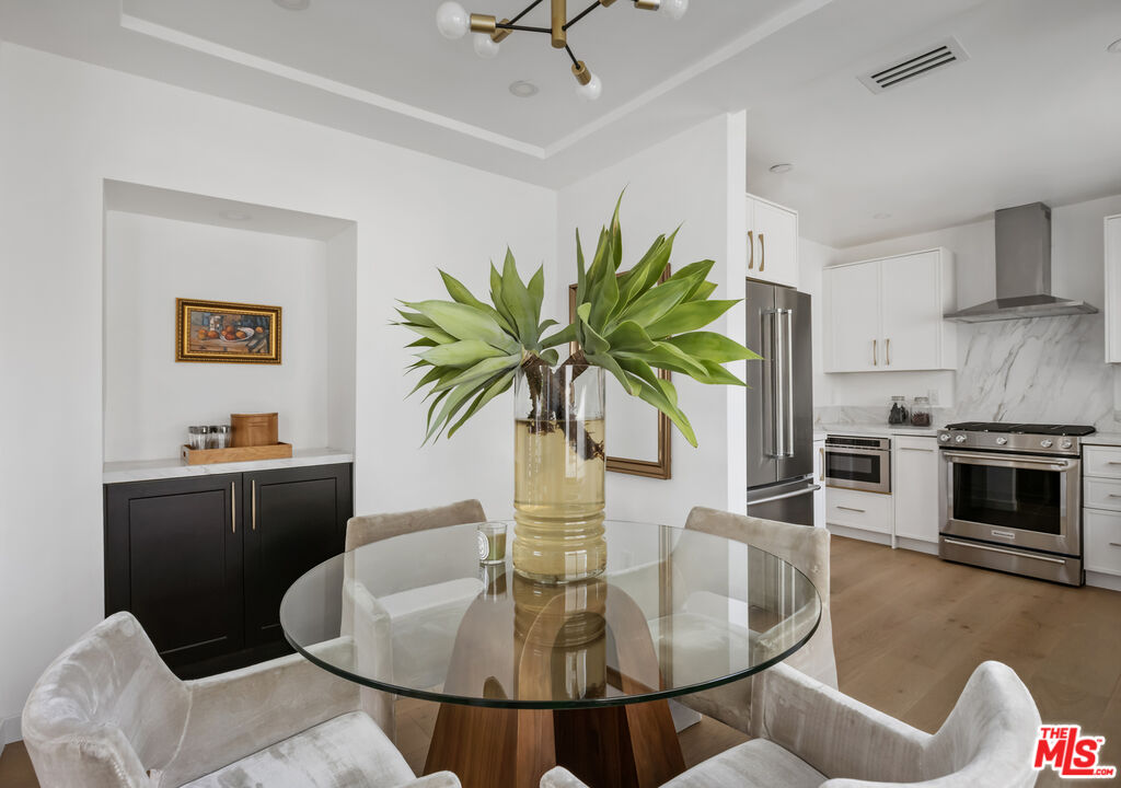 2229 Shoredale Ave