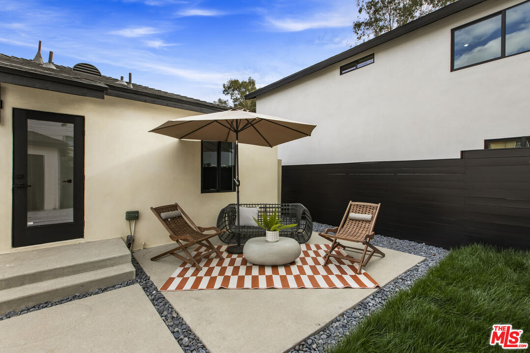 2229 Shoredale Ave