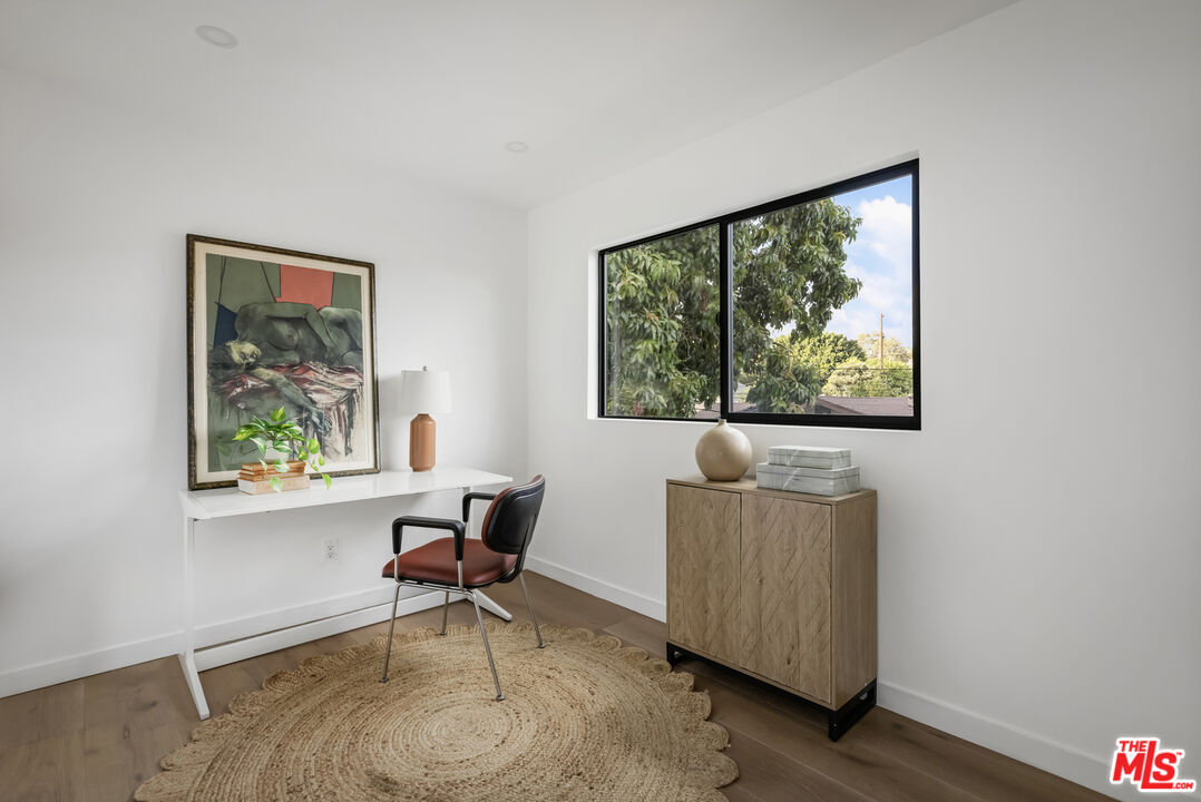2229 Shoredale Ave