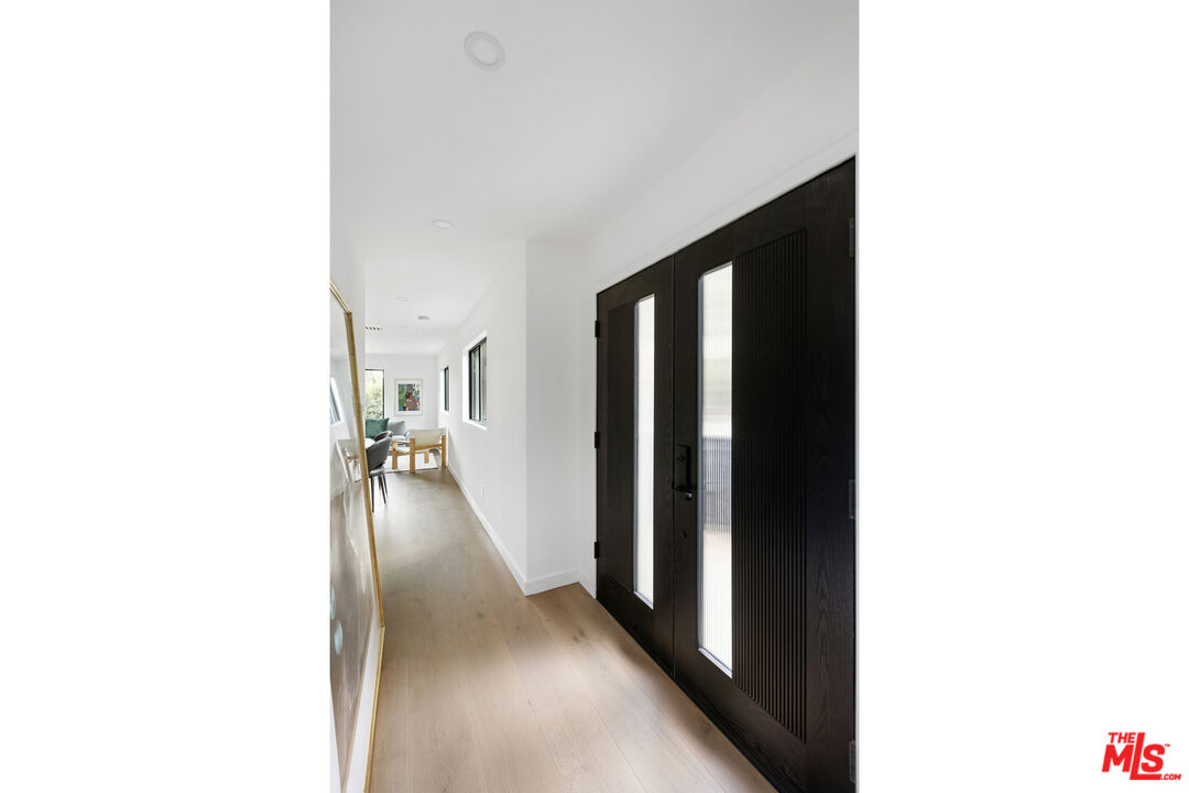 2229 Shoredale Ave