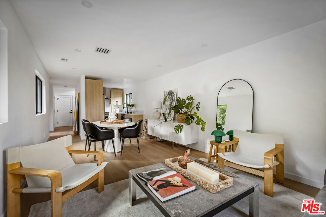 2229 Shoredale Ave