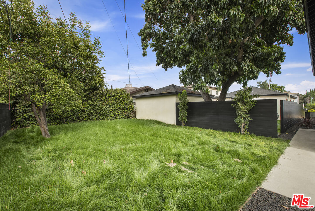 2229 Shoredale Ave