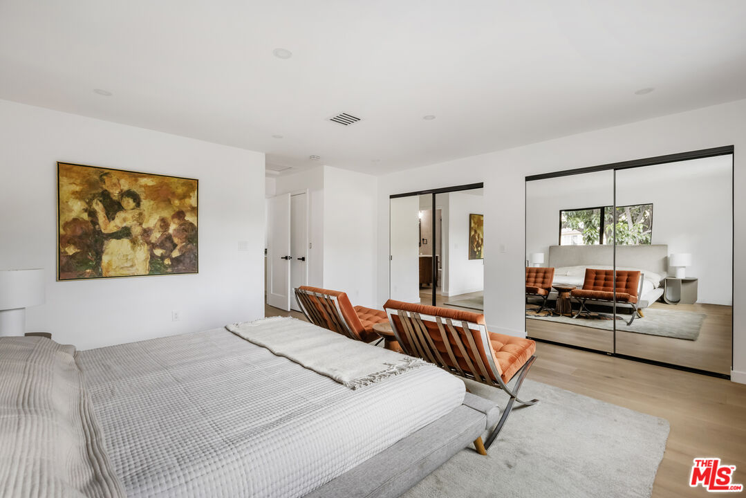 2229 Shoredale Ave