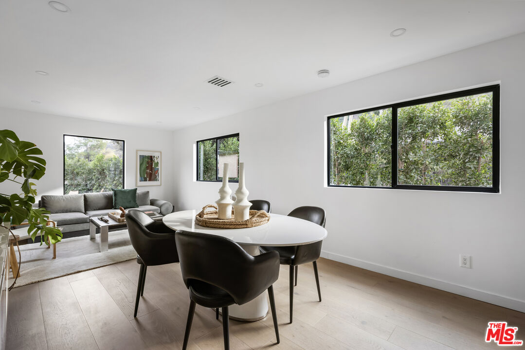 2229 Shoredale Ave