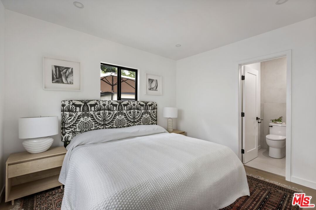 2229 Shoredale Ave