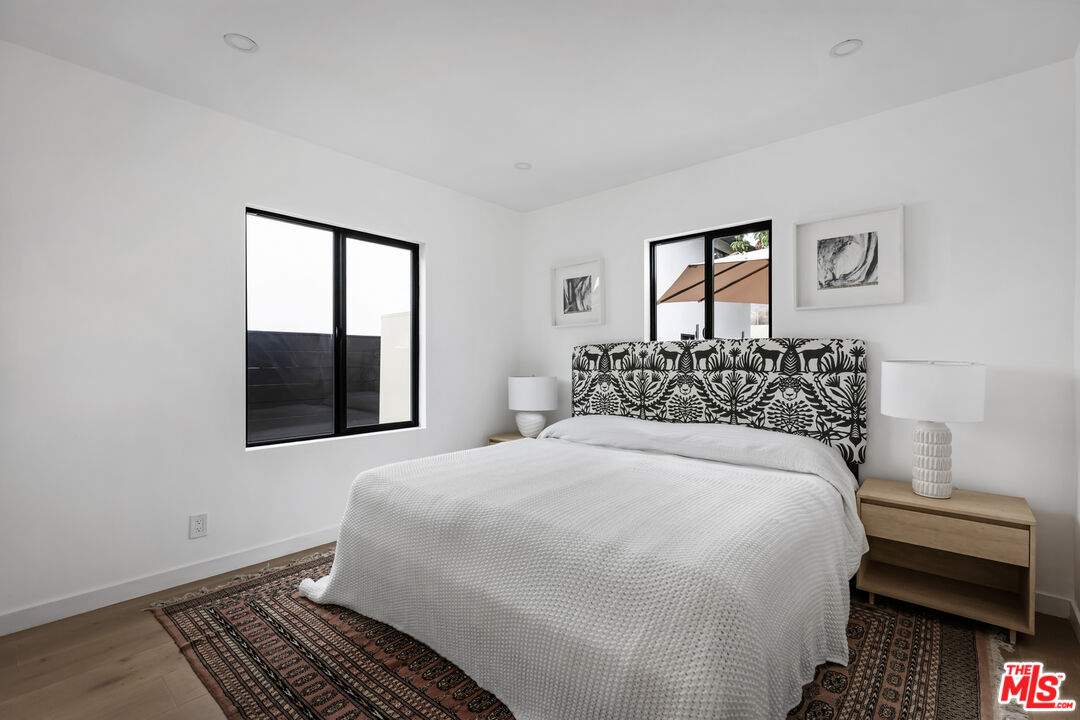 2229 Shoredale Ave