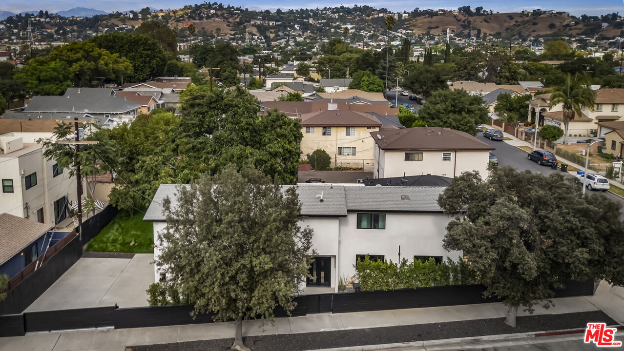 2229 Shoredale Ave
