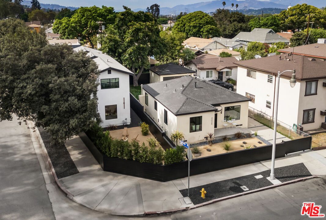 2229 Shoredale Ave