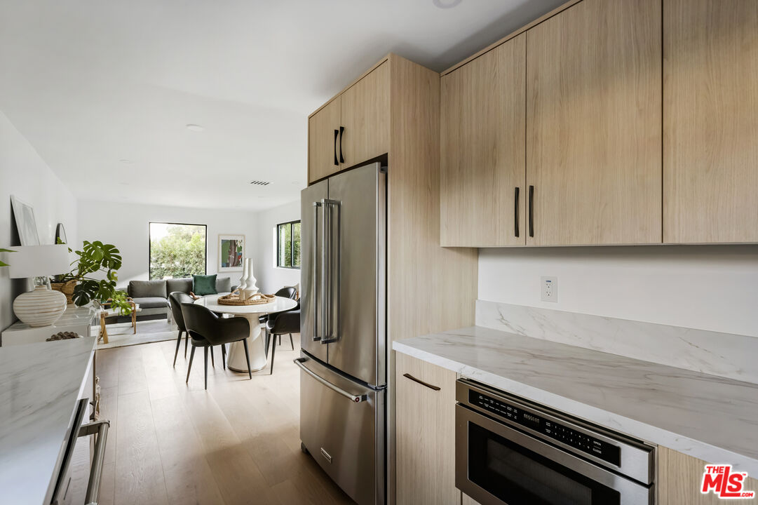 2229 Shoredale Ave