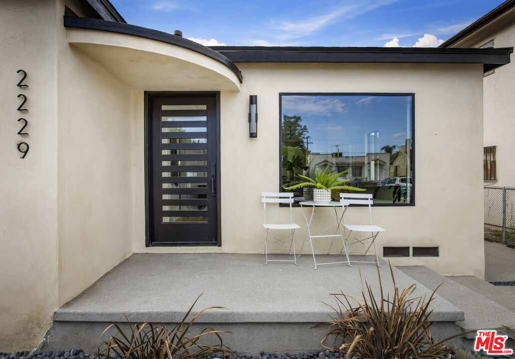 2229 Shoredale Ave