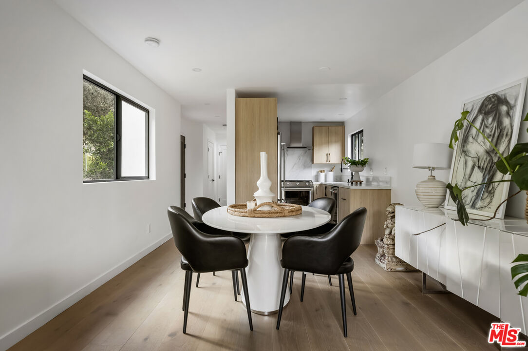 2229 Shoredale Ave