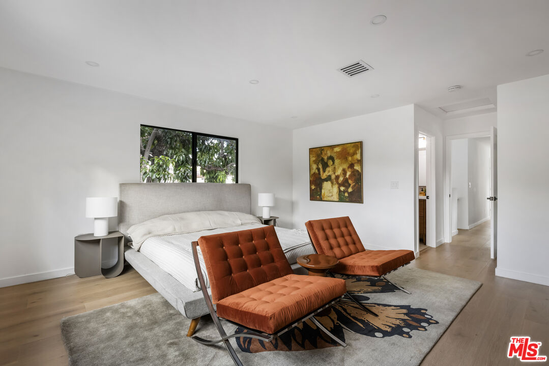 2229 Shoredale Ave