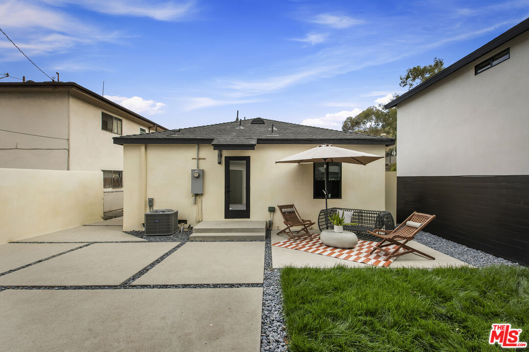 2229 Shoredale Ave
