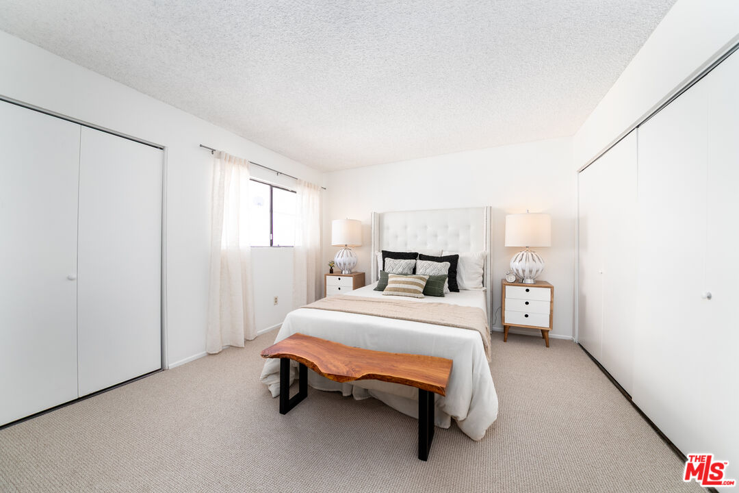 5255 Bellingham Ave Unit: 208