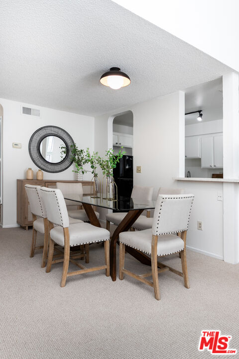 5255 Bellingham Ave Unit: 208