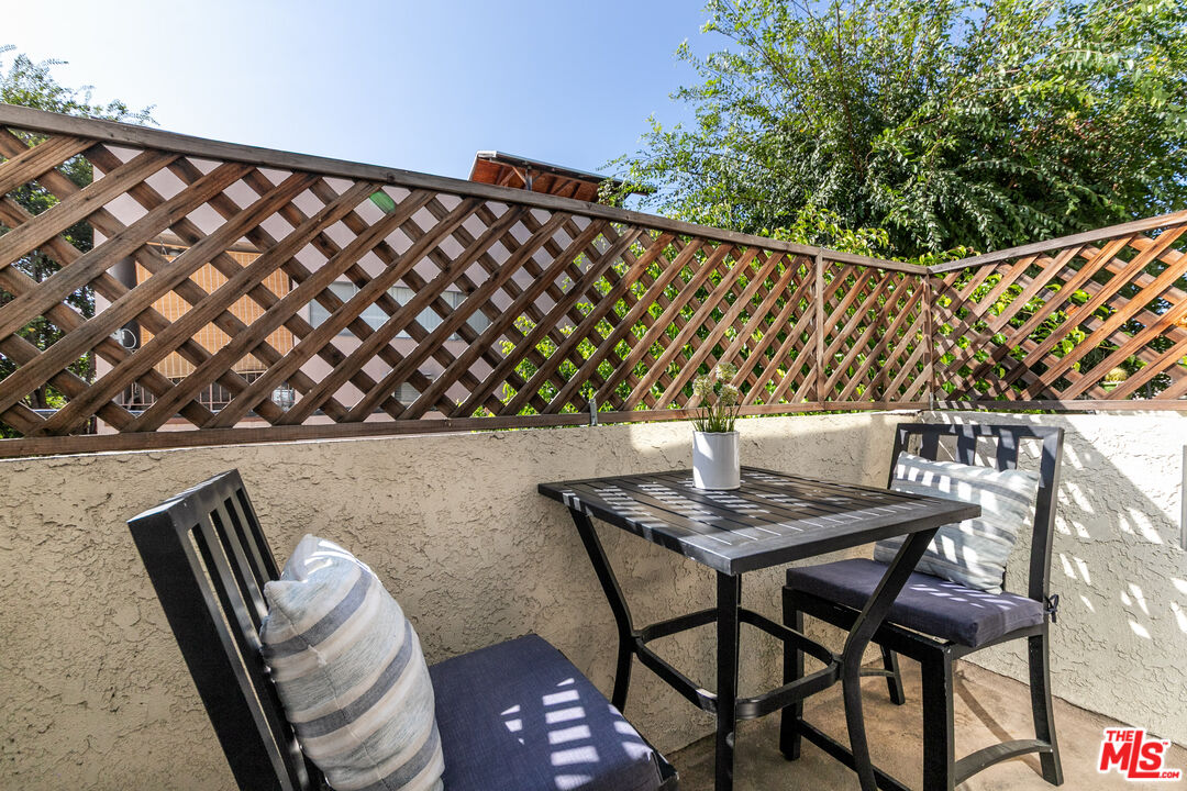 5255 Bellingham Ave Unit: 208