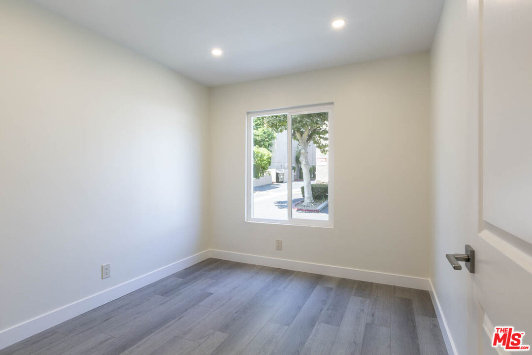 2345 Highbury Ave Unit: 21