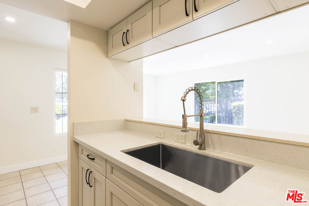 2345 Highbury Ave Unit: 21