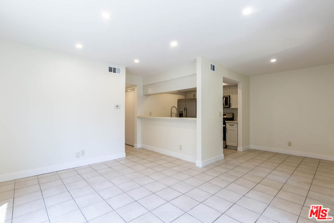 2345 Highbury Ave Unit: 21