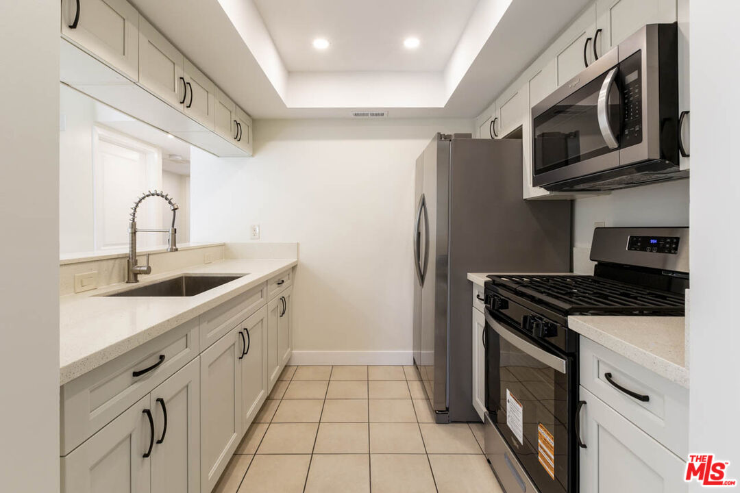 2345 Highbury Ave Unit: 21