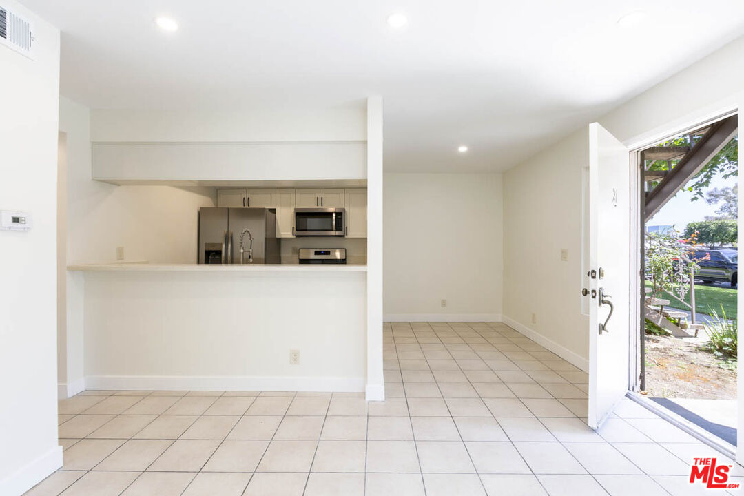 2345 Highbury Ave Unit: 21