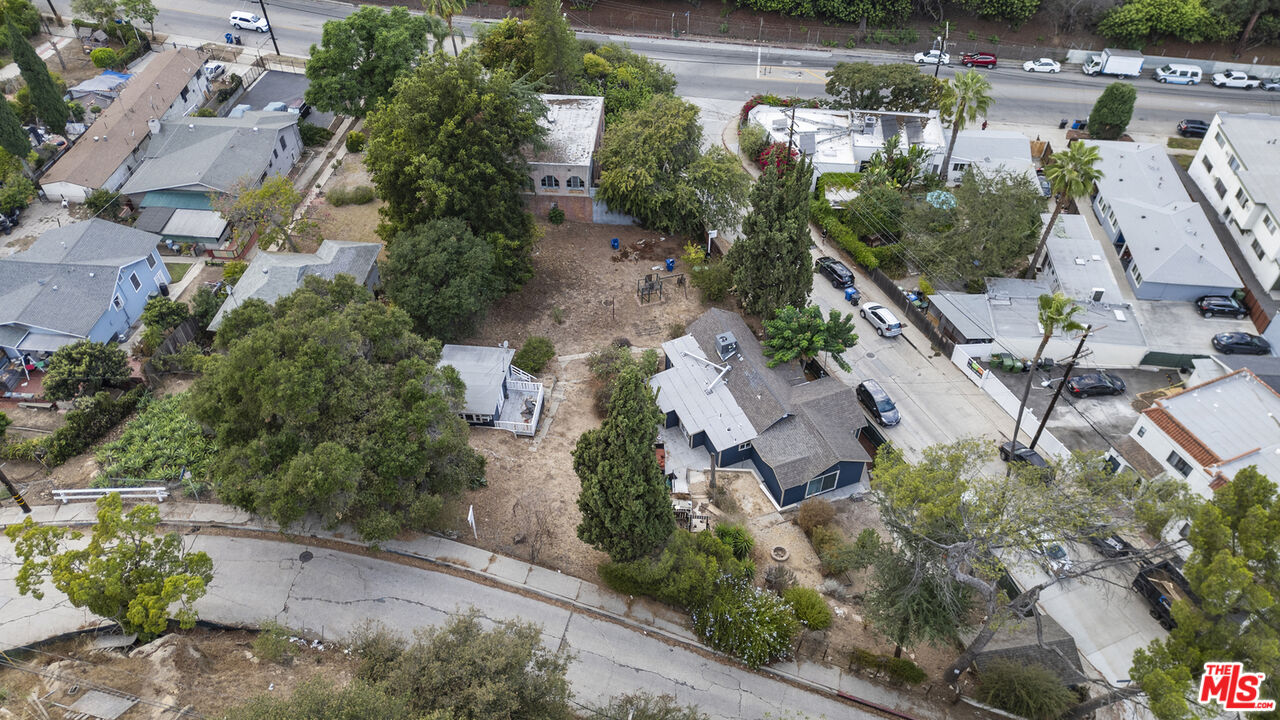 2106 Whitmore Ave