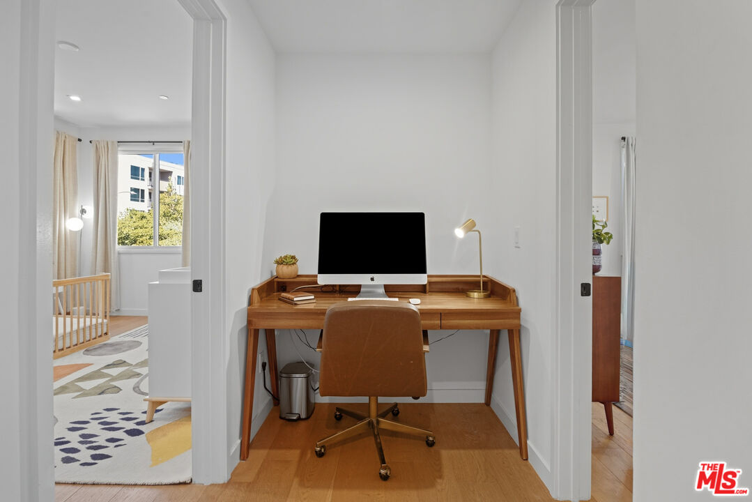 532 W Elk Ave Unit: 2