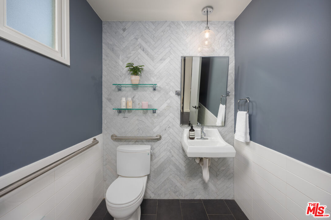 532 W Elk Ave Unit: 2