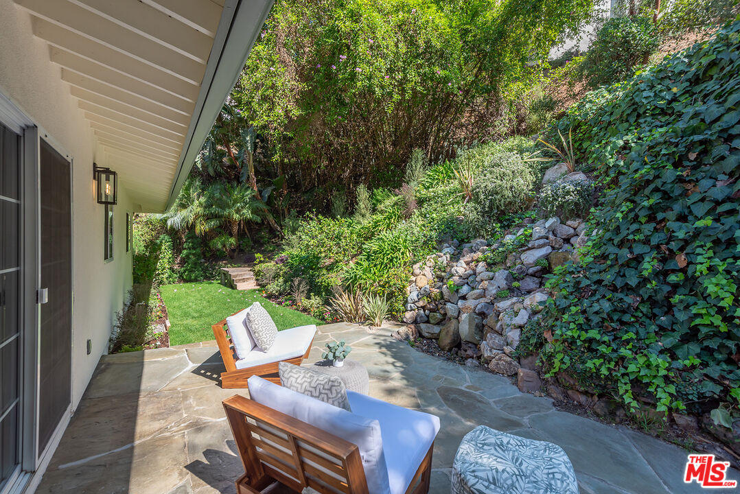 2206 Outpost Dr