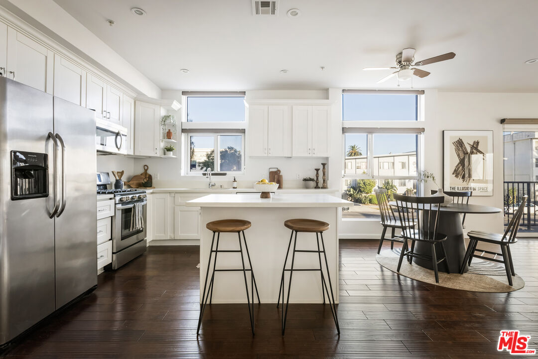 155 S Oxford Ave Unit: 201