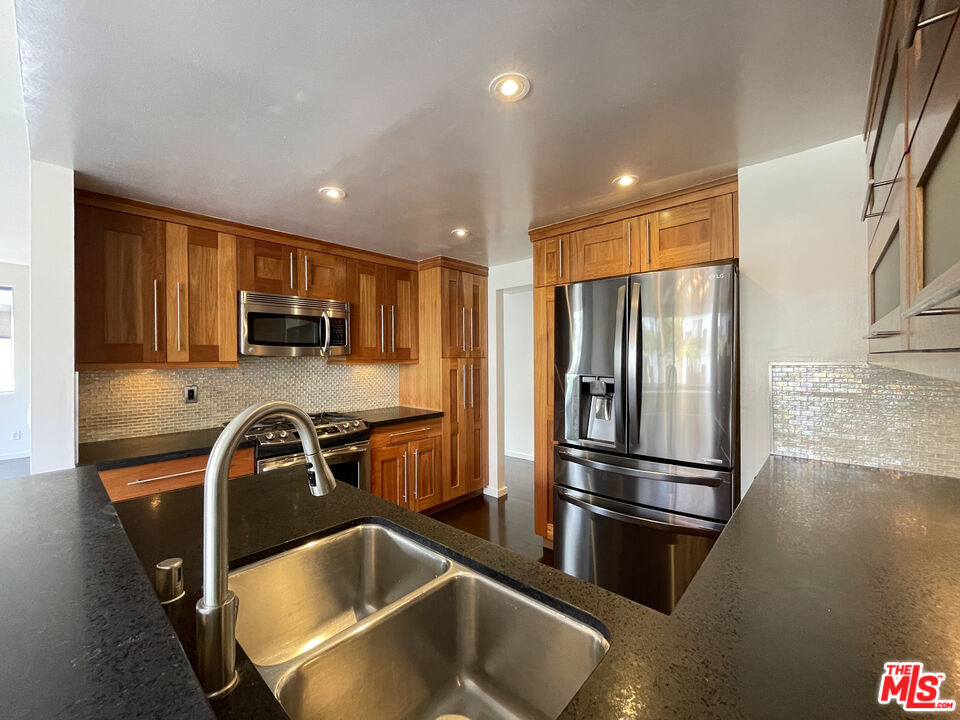 1505 Purdue Ave Unit: 202