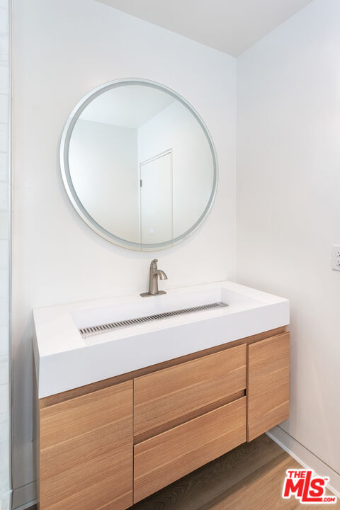 301 S Rexford Dr Unit: 1