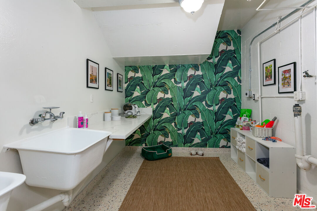 301 S Rexford Dr Unit: 1