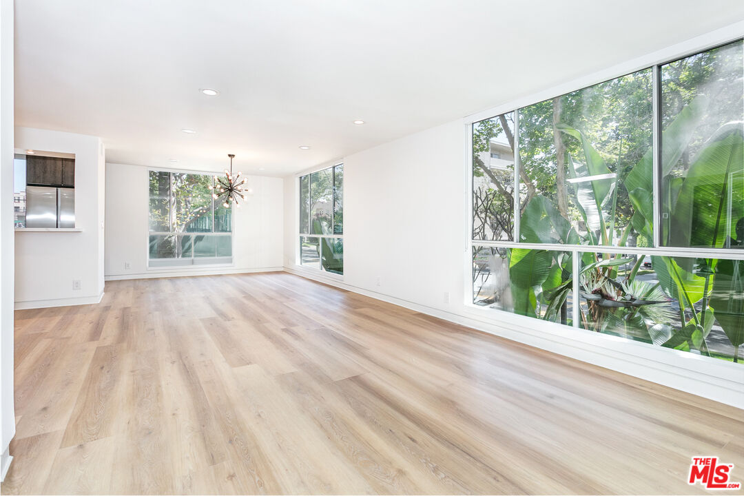 301 S Rexford Dr Unit: 1