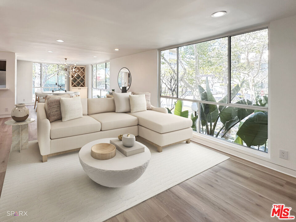 301 S Rexford Dr Unit: 1