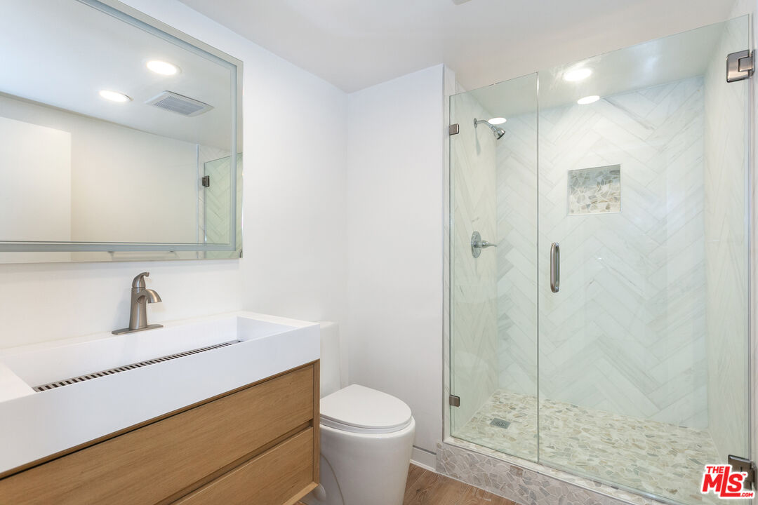 301 S Rexford Dr Unit: 1