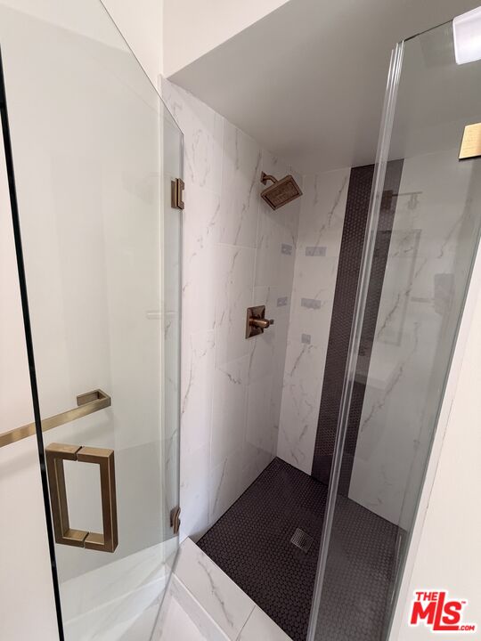 1609 Veteran Ave Unit: 5