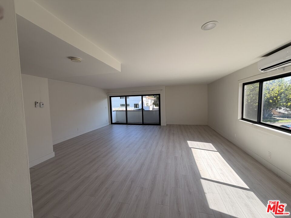 1609 Veteran Ave Unit: 5