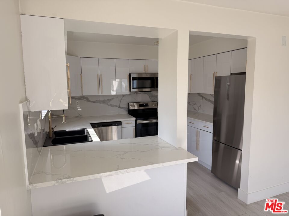 1609 Veteran Ave Unit: 5