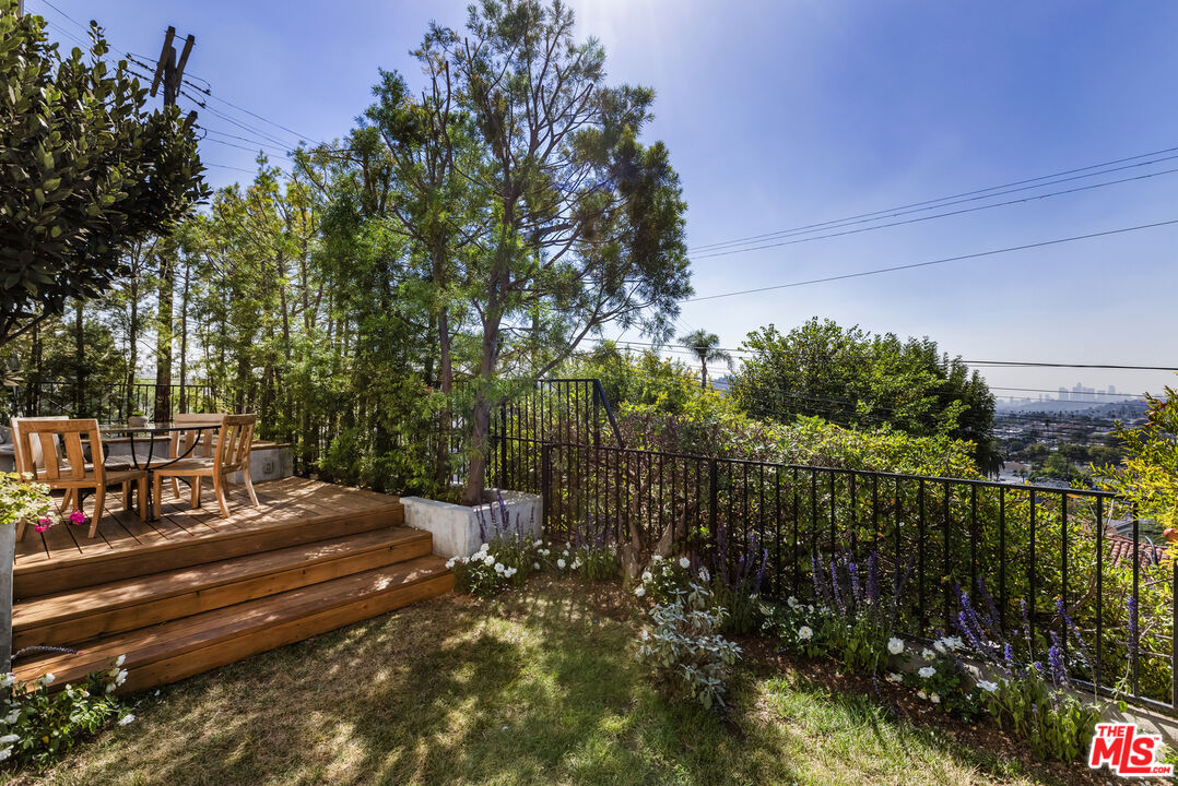 300 La Follette Dr